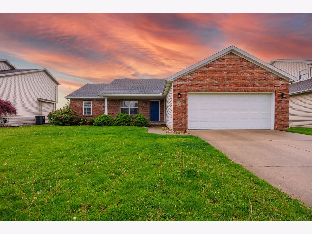 Homes & Condos & Townhomes Sold Gaelic Place Bloomington Illinois, 21 Cashel