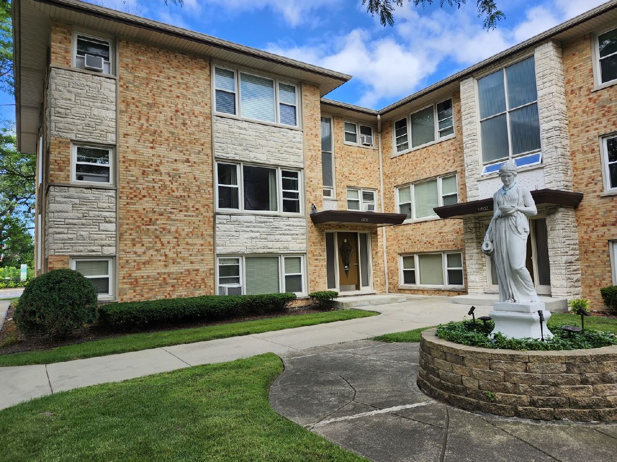  Rented Chicago Illinois, 6800 Overhill