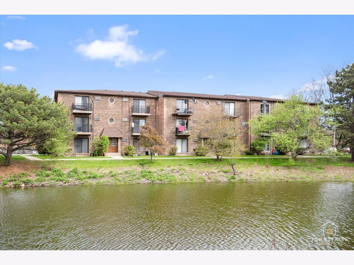 Homes Rented Silver Lake Estates Palatine Illinois, 1538 Crimson