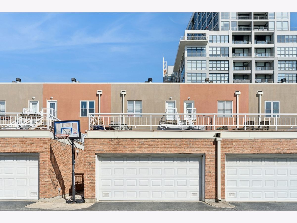 Condos & Townhomes Rented Aspen Burnham Station Chicago Illinois, 51 15th