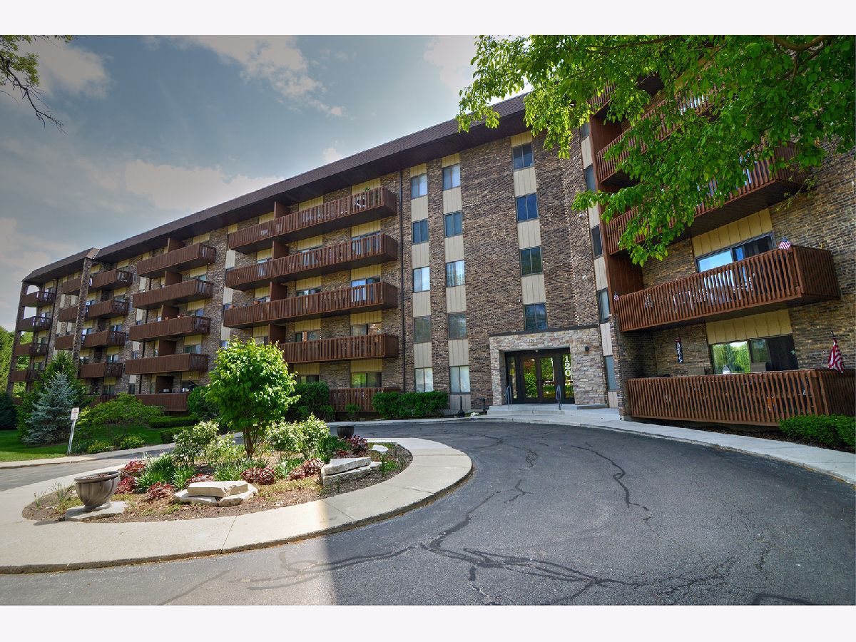 Condominiums Sold Medinah On The Lake Bloomingdale Illinois, 120 Lakeview