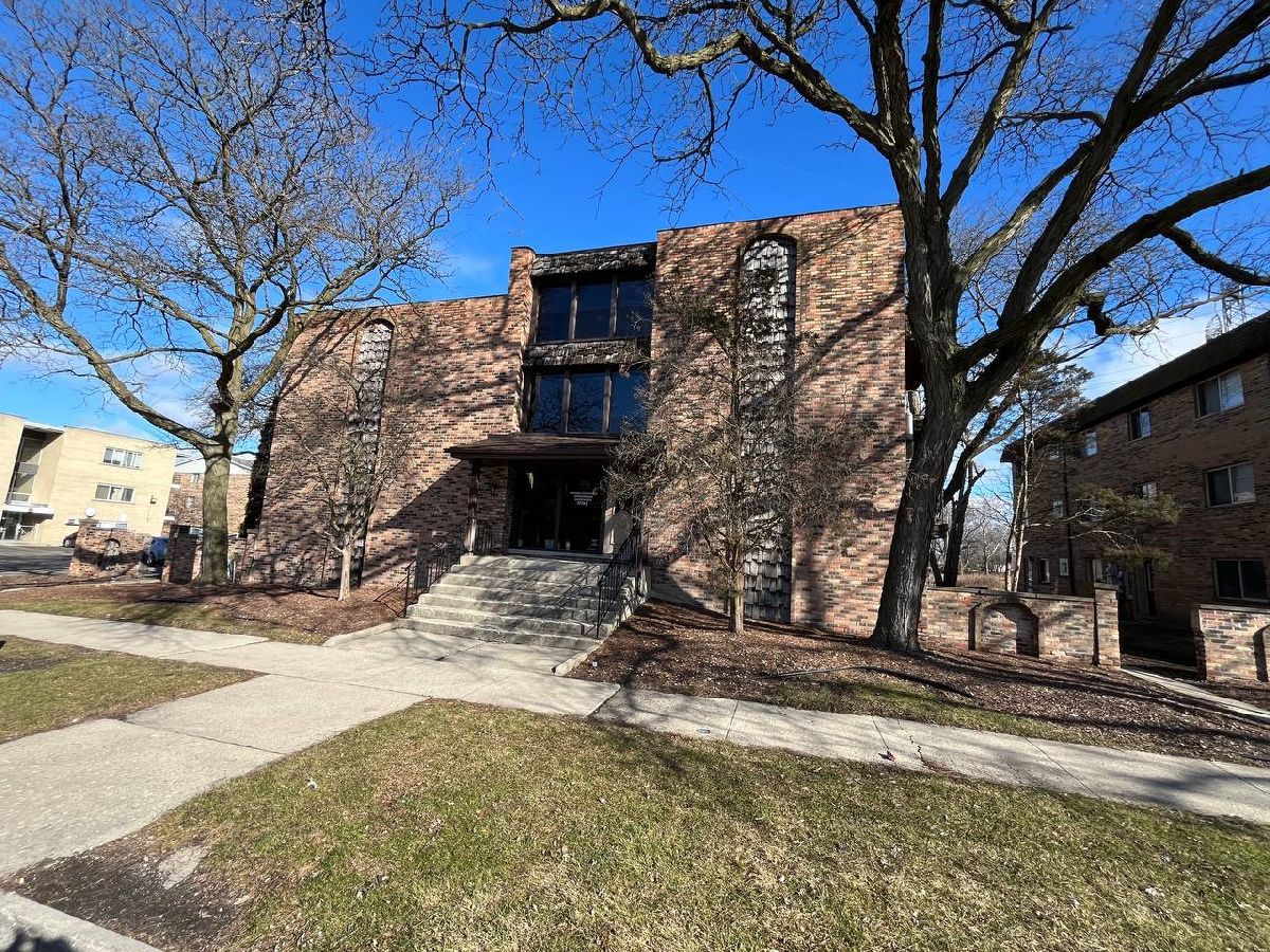 Rented Lansing Illinois, 17745 Rosewood