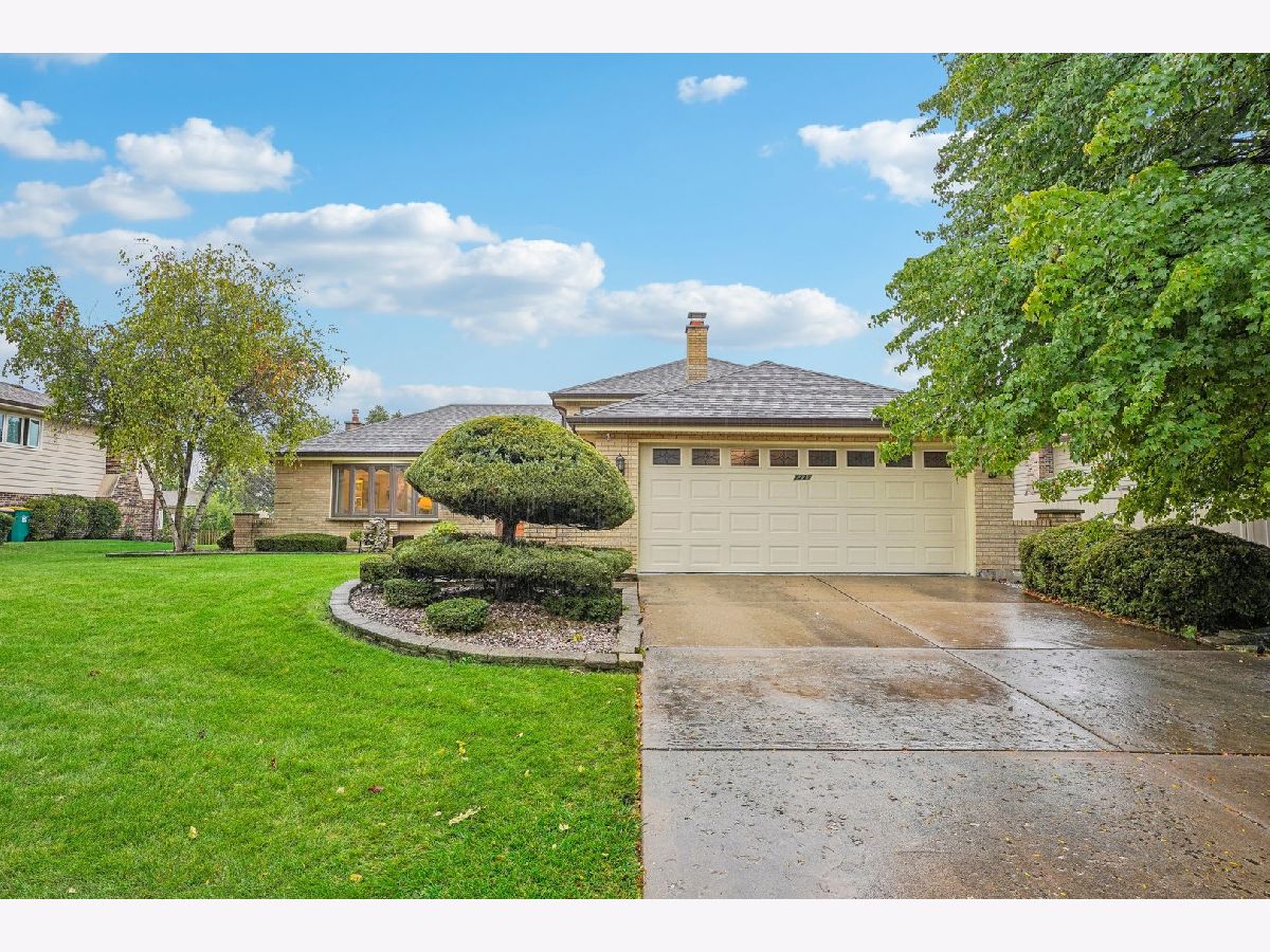Homes & Condos & Townhomes Sold Farmingdale Village Woodridge Illinois, 1221 Longford