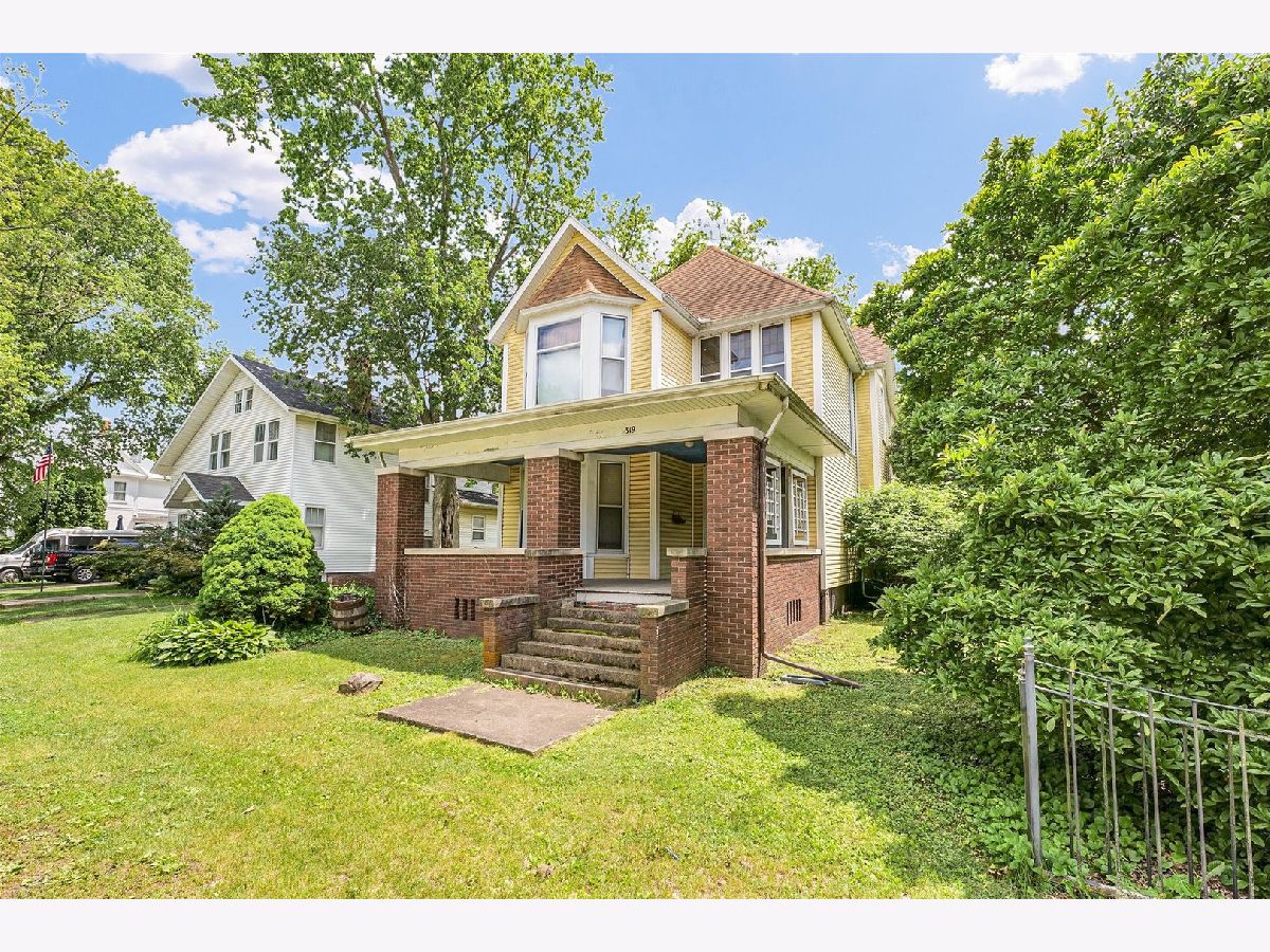  Sold Farmer City Illinois, 319 Market