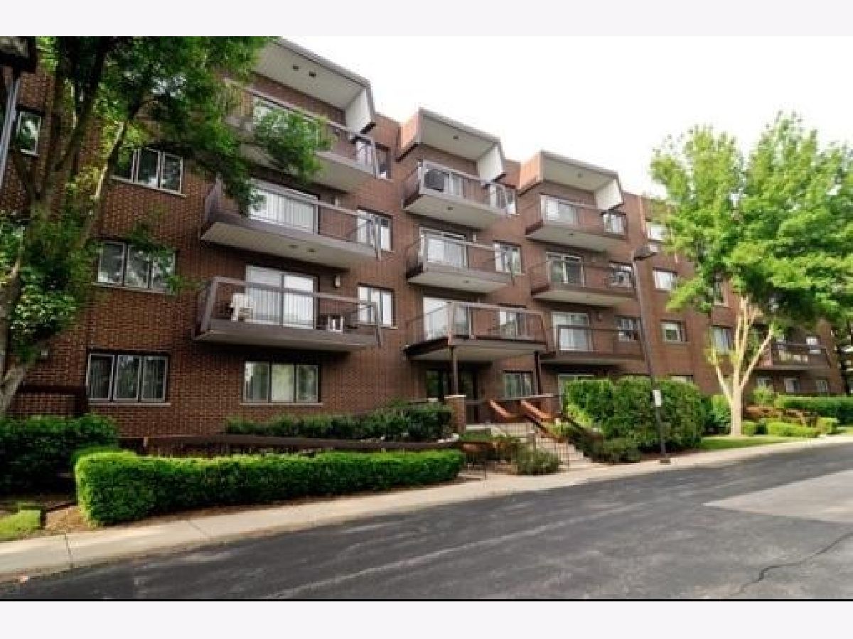 Condominiums Sold Grove Terrace Buffalo Grove Illinois, 300 Dundee