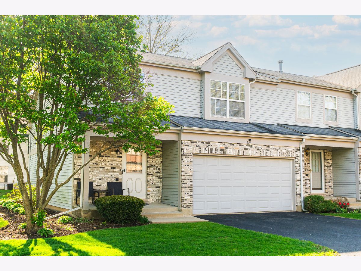 Townhomes & Homes Sold Old Oak Terrace Algonquin Illinois, 931 Old Oak
