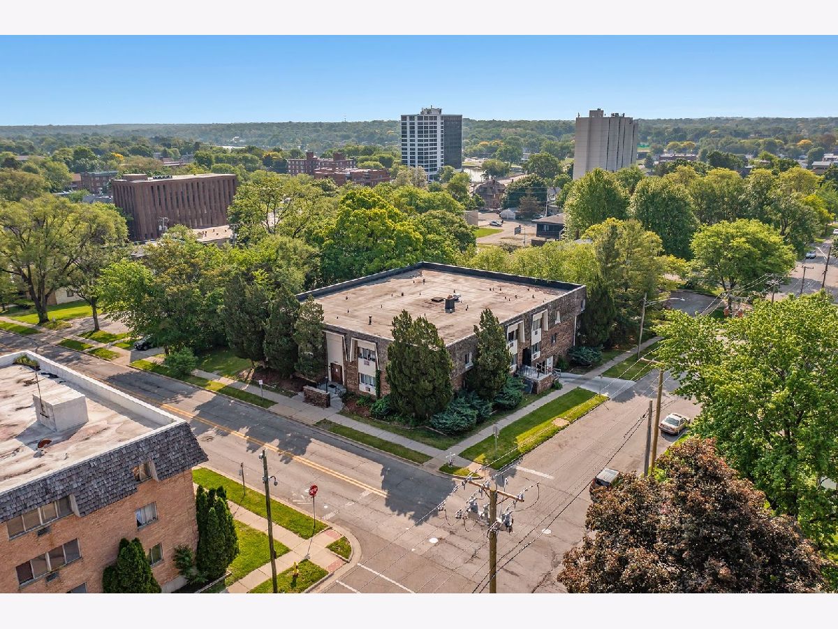 Rented Rockford Illinois, 805 N Court