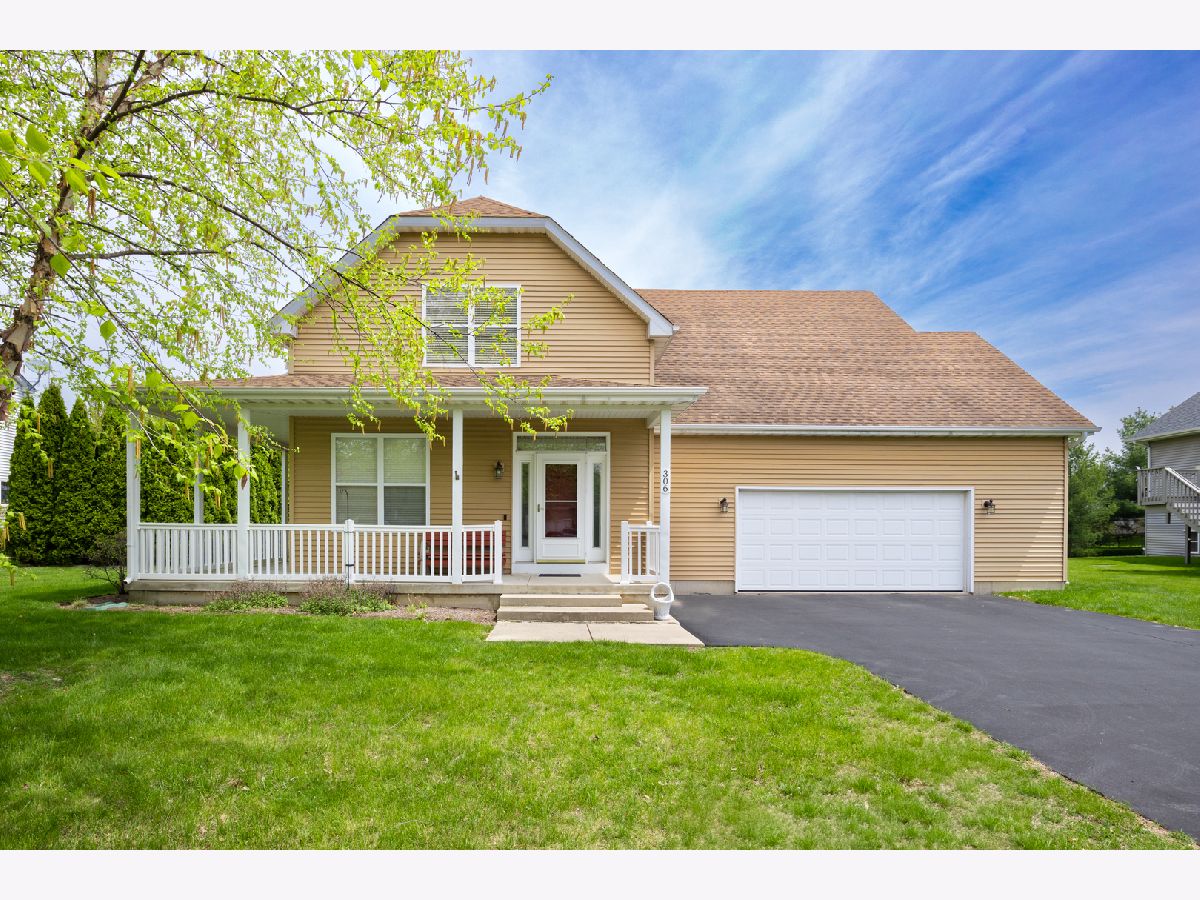 Homes & Condos & Townhomes Sold Riverbend Genoa Illinois, 306 Winding