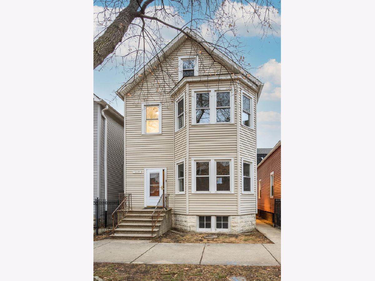 Condos & Townhomes & Homes Rented Logan Square Chicago Illinois, 2137 Maplewood