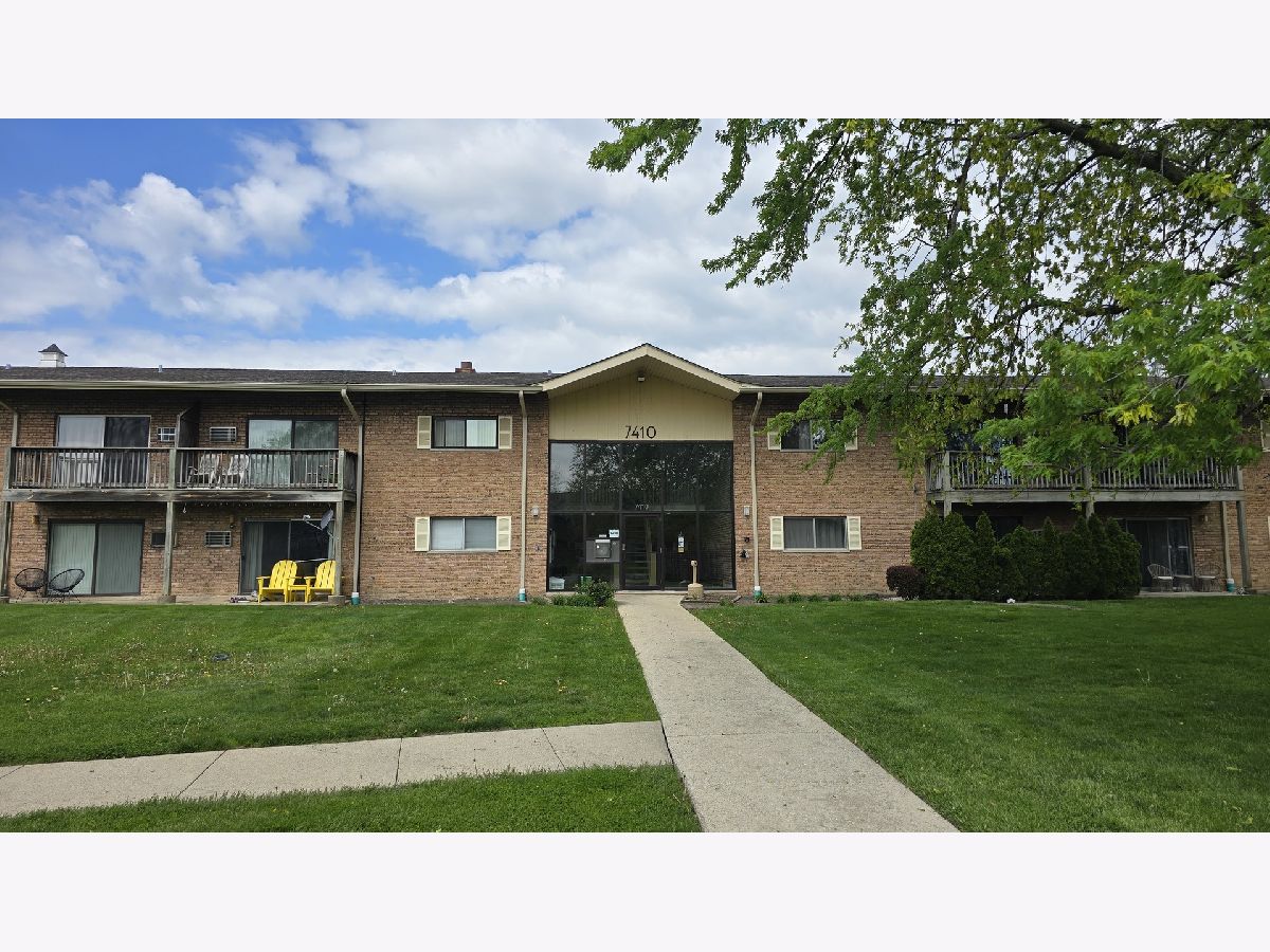 Condominiums Sold Brookdale At Darien Condominiums Darien Illinois, 7410 Brookdale