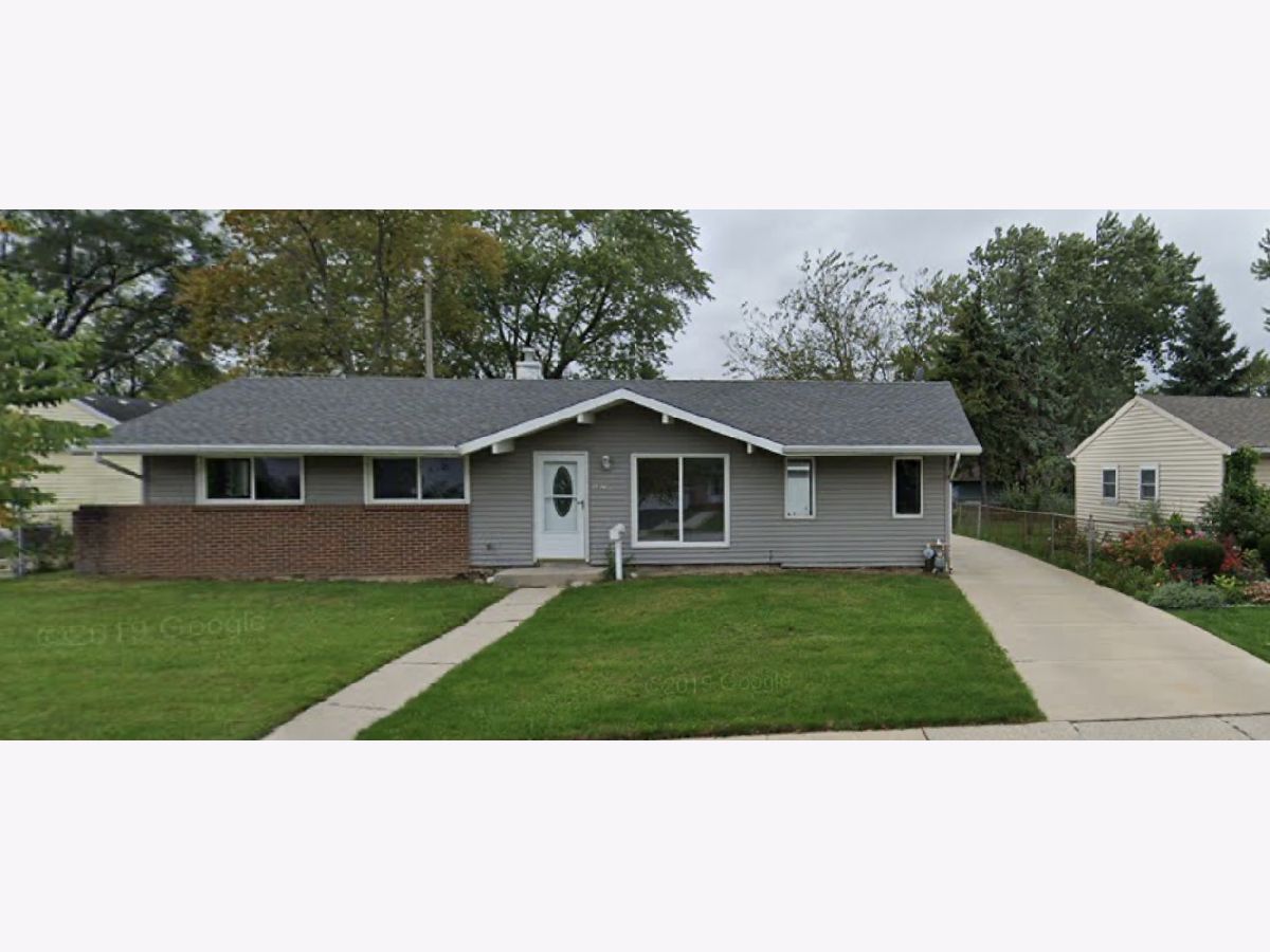  Rented Aurora Illinois, 1250 Post