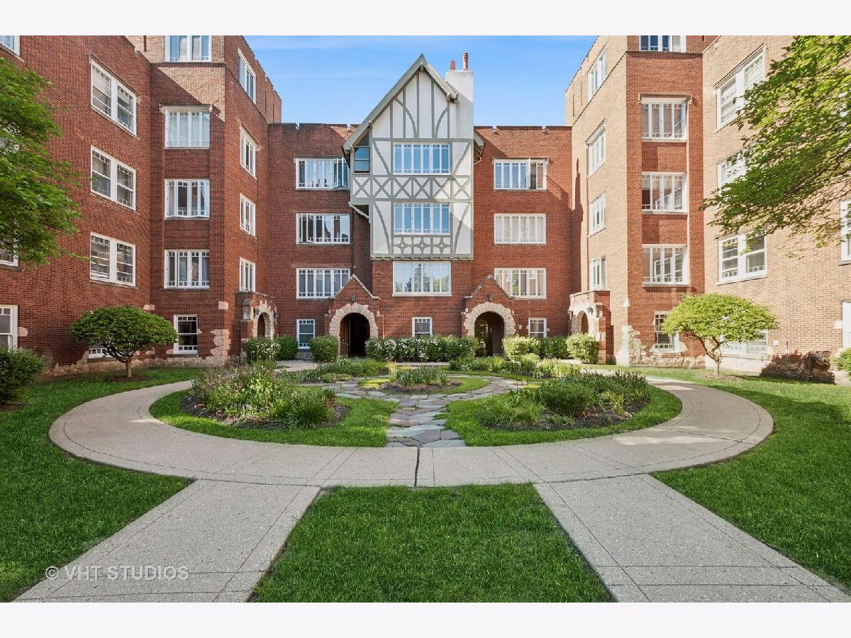 Condos & Townhomes Sold Park Gables Chicago Illinois, 2472 Estes