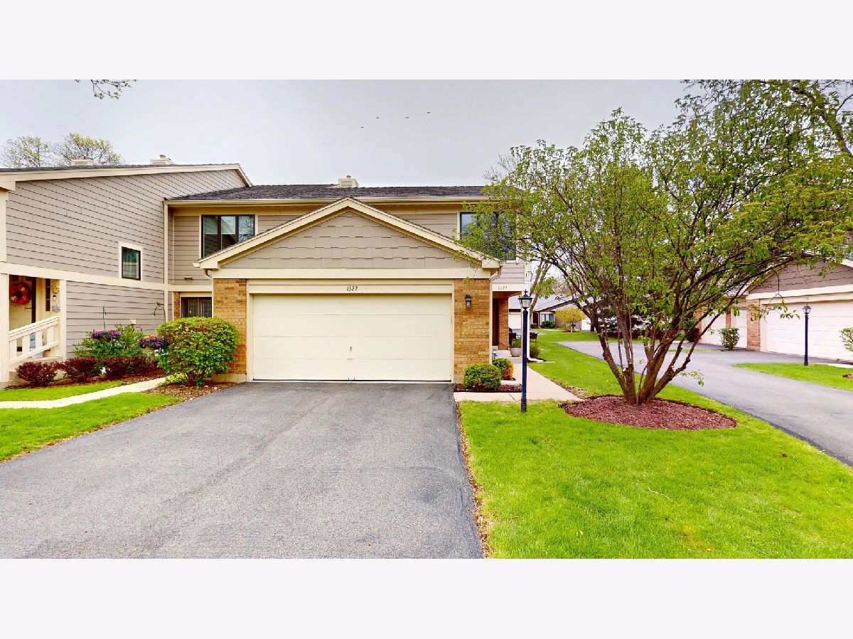 Townhomes Sold Riva Ridge I Libertyville Illinois, 1322 Downs