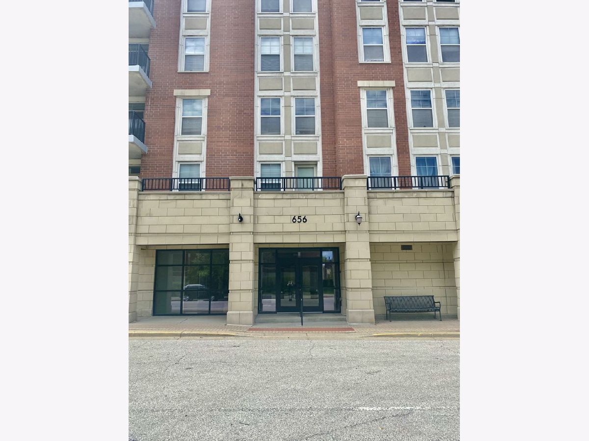 Condominiums Sold Metropolitan Square Des Plaines Illinois, 656 Pearson