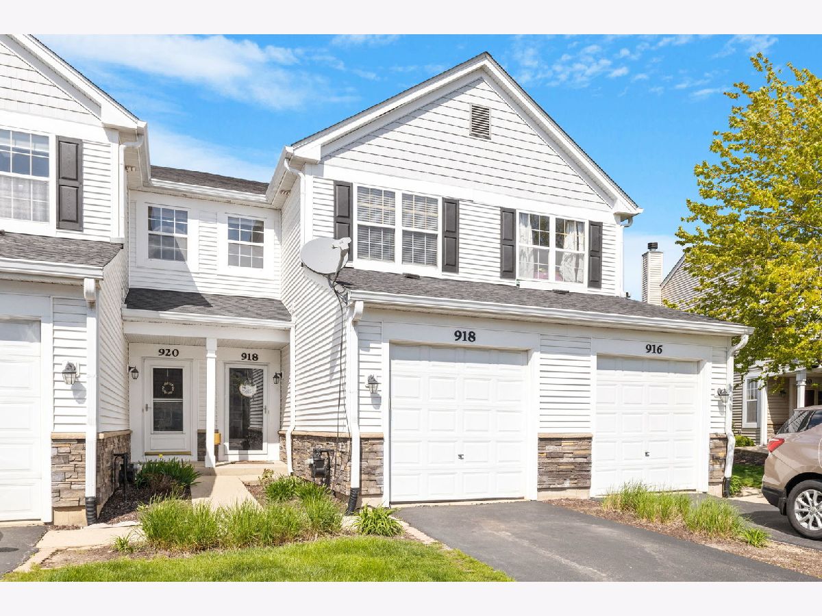 Townhomes & Condos & Homes Sold Enclave At Country Lakes Naperville Illinois, 918 Genesee