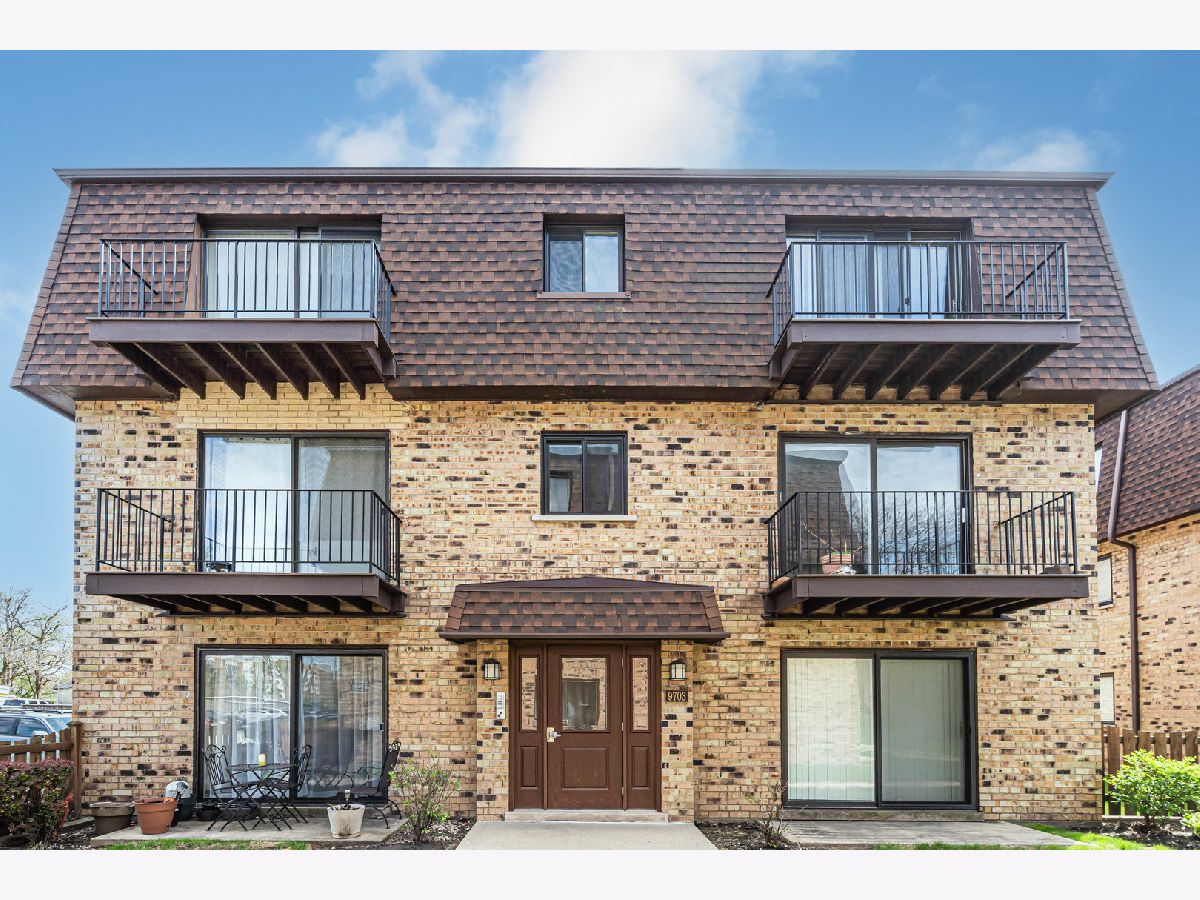 Condominiums Sold La Casa Bianco Des Plaines Illinois, 9703 Bianco