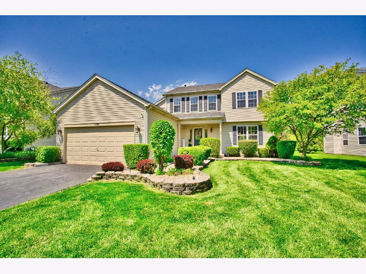 Homes Sold Wesmere Oaks Plainfield Illinois, 1729 Hidden Oaks