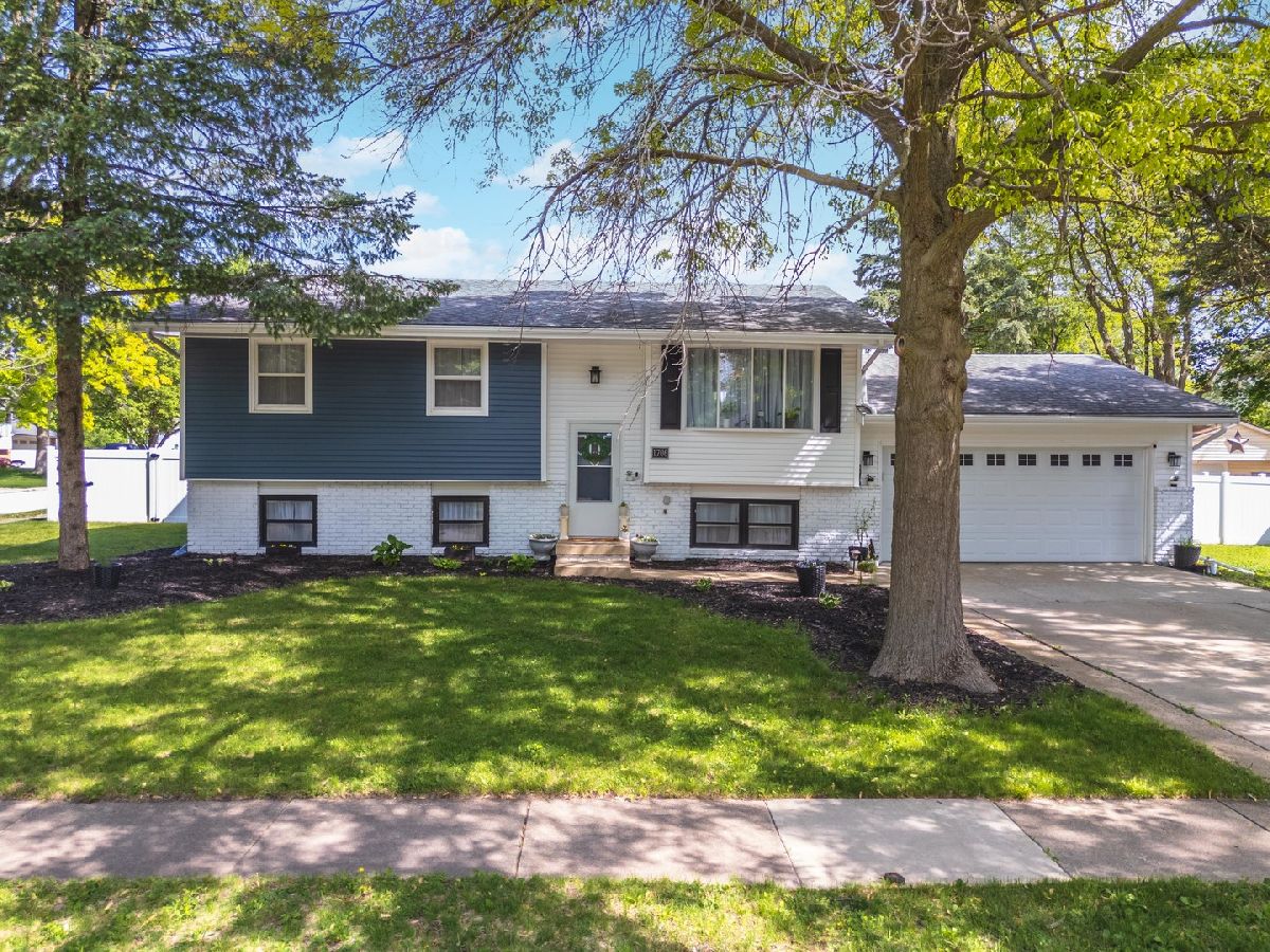 Homes & Condos & Townhomes Sold University Park Normal Illinois, 1706 Dunray