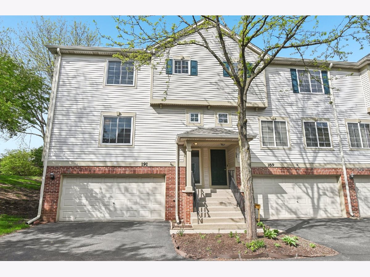 Townhomes & Condos Sold Southwicke Streamwood Illinois, 191 Monarch