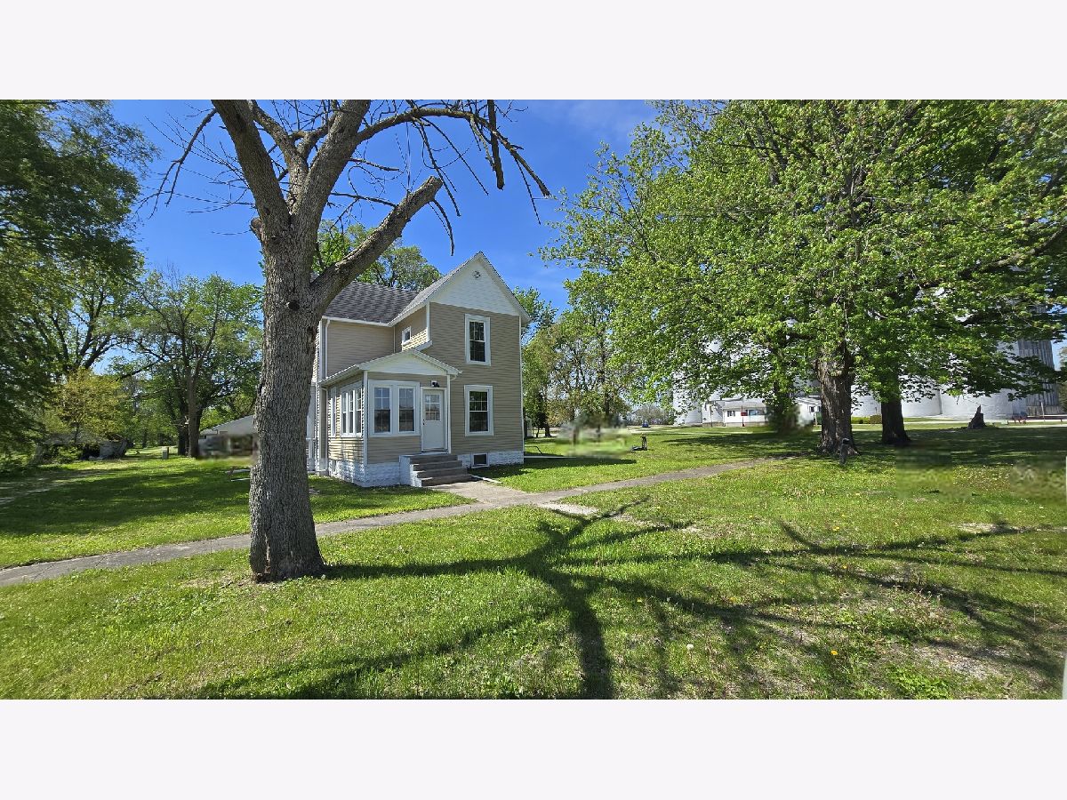  Sold Sheldon Illinois, 140 Walnut