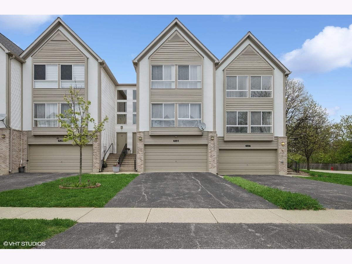 Townhomes Sold Diamond Pointe Mundelein Illinois, 684 Diamond Pointe