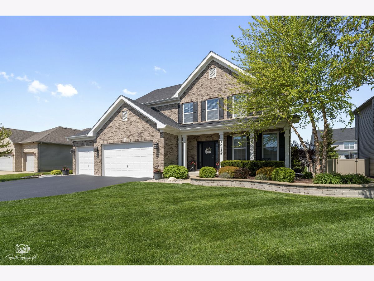 Homes Sold Springbank Plainfield Illinois, 16436 Mueller