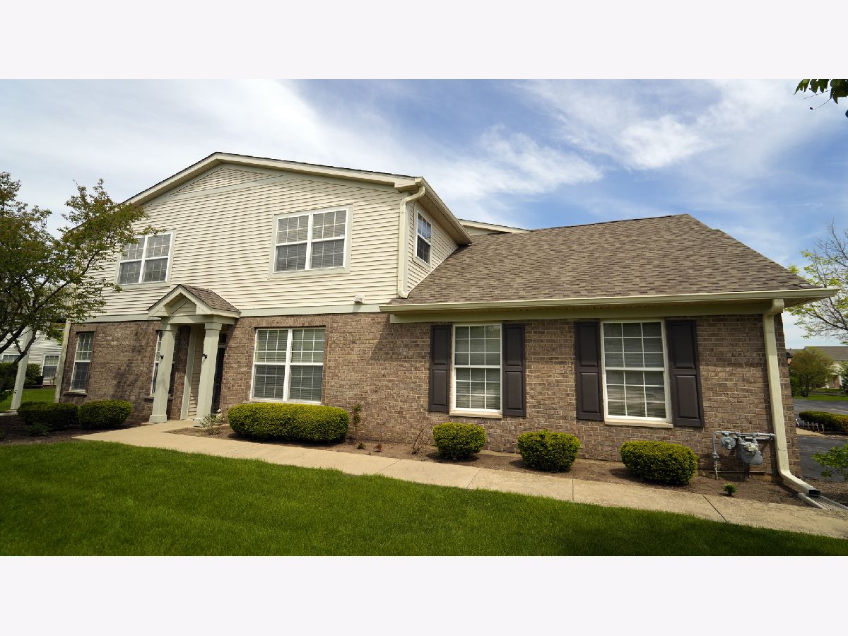 Townhomes & Condos Sold Canterbury Place Algonquin Illinois, 2620 Christie