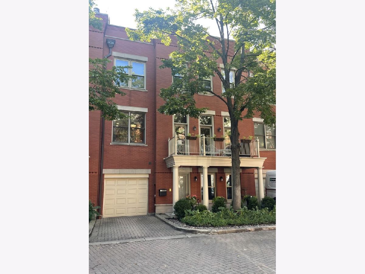 Townhomes & Condos Rented Kinzie Park Chicago Illinois, 428 Clinton
