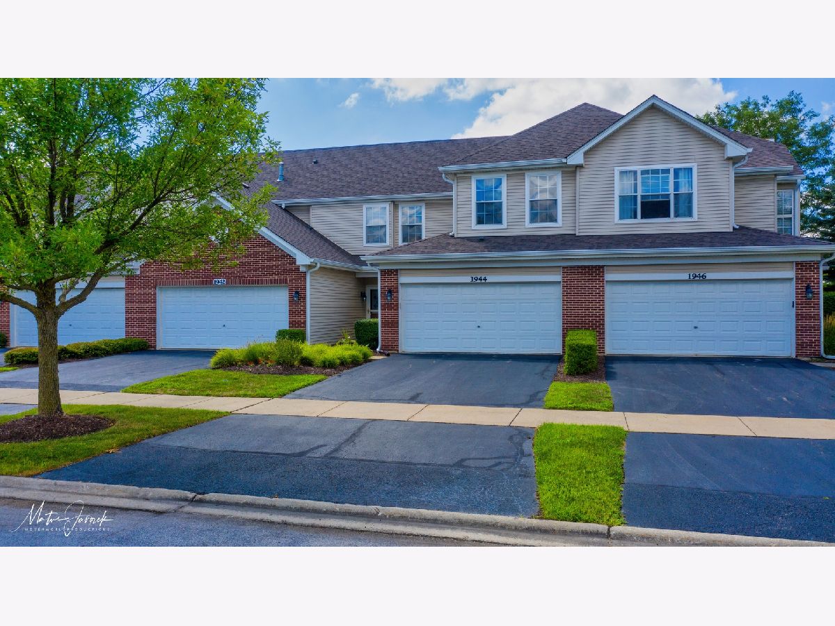 Townhomes & Condos Rented Bridgewater Naperville Illinois, 1944 Golden Gate