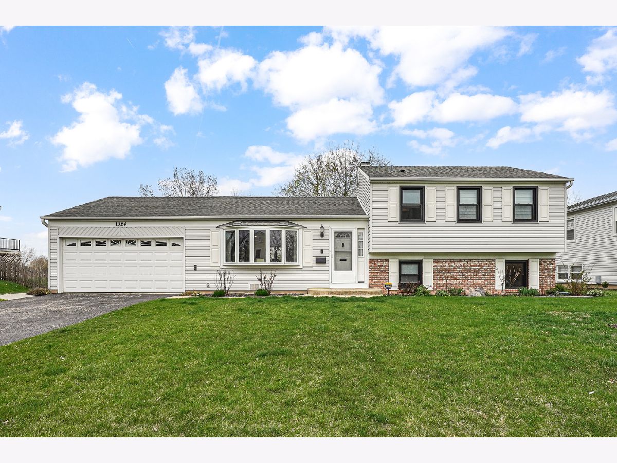 Homes Sold Sheffield Park Schaumburg Illinois, 1324 Elmhurst
