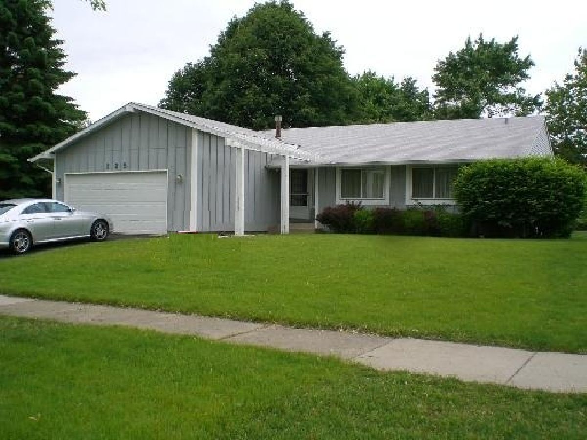 Homes & Condos & Townhomes Rented Old Farm Naperville Illinois, 125 Cedarbrook