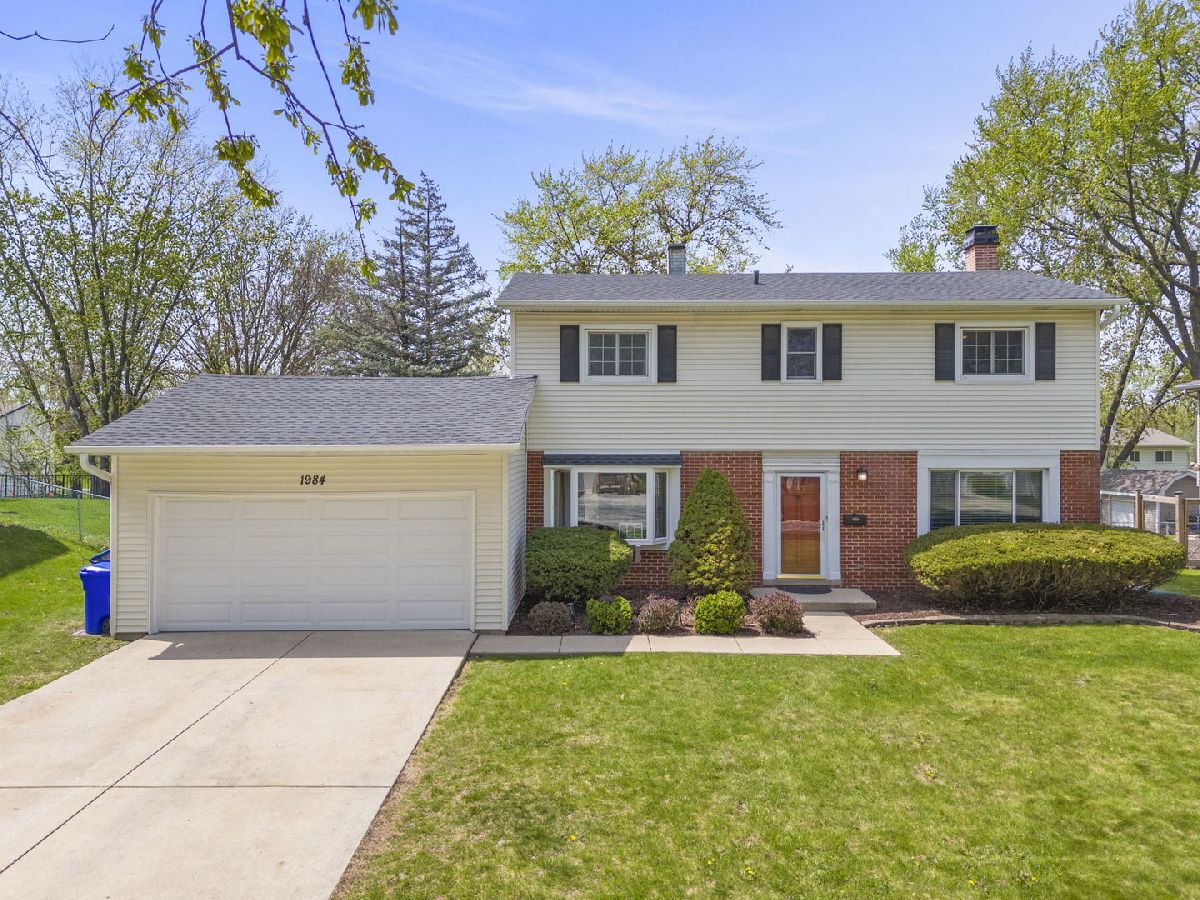 Homes & Townhomes & Condos Sold Briarcliffe Wheaton Illinois, 1984 Nottingham