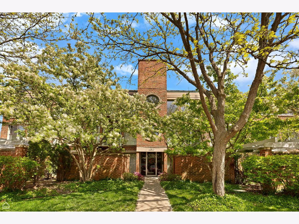 Condos & Townhomes Sold Meadowlake Northfield Illinois, 6040 Arbor