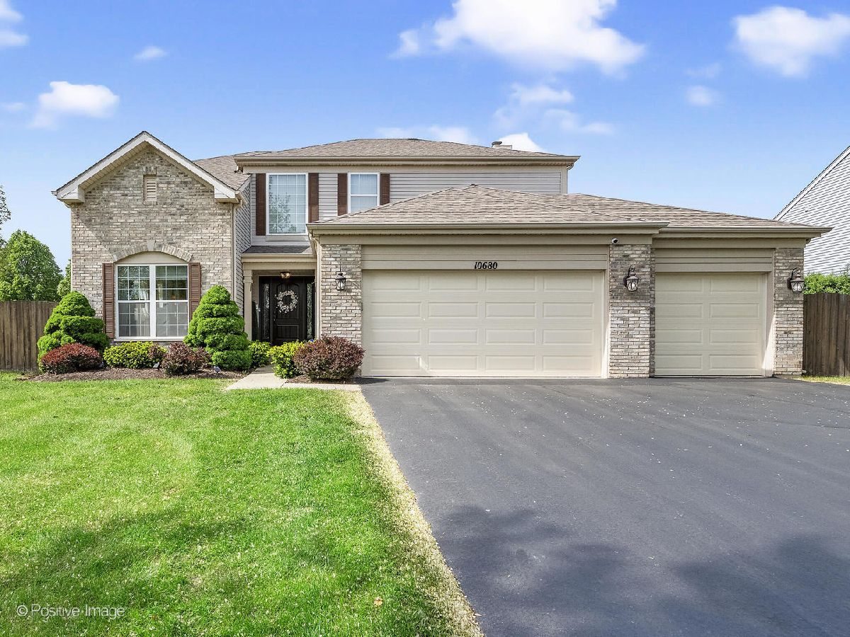 Homes & Townhomes Sold Wing Pointe Huntley Illinois, 10680 Wing Pointe