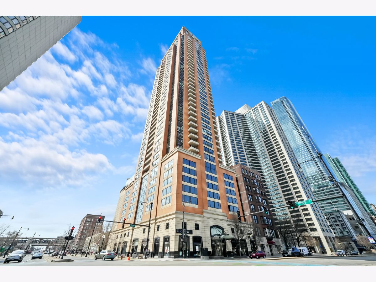 Condominiums Sold The Columbian Chicago Illinois, 1160 Michigan