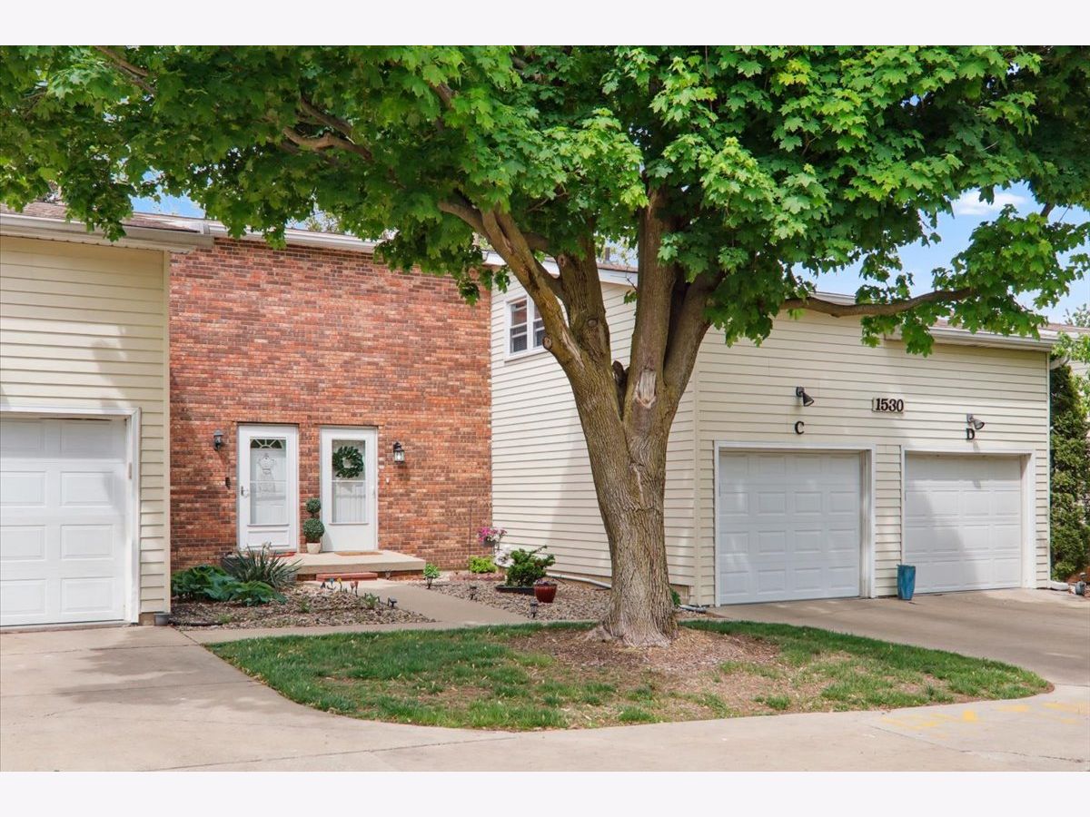 Condos & Townhomes Sold Landmark Normal Illinois, 1530 Hunt