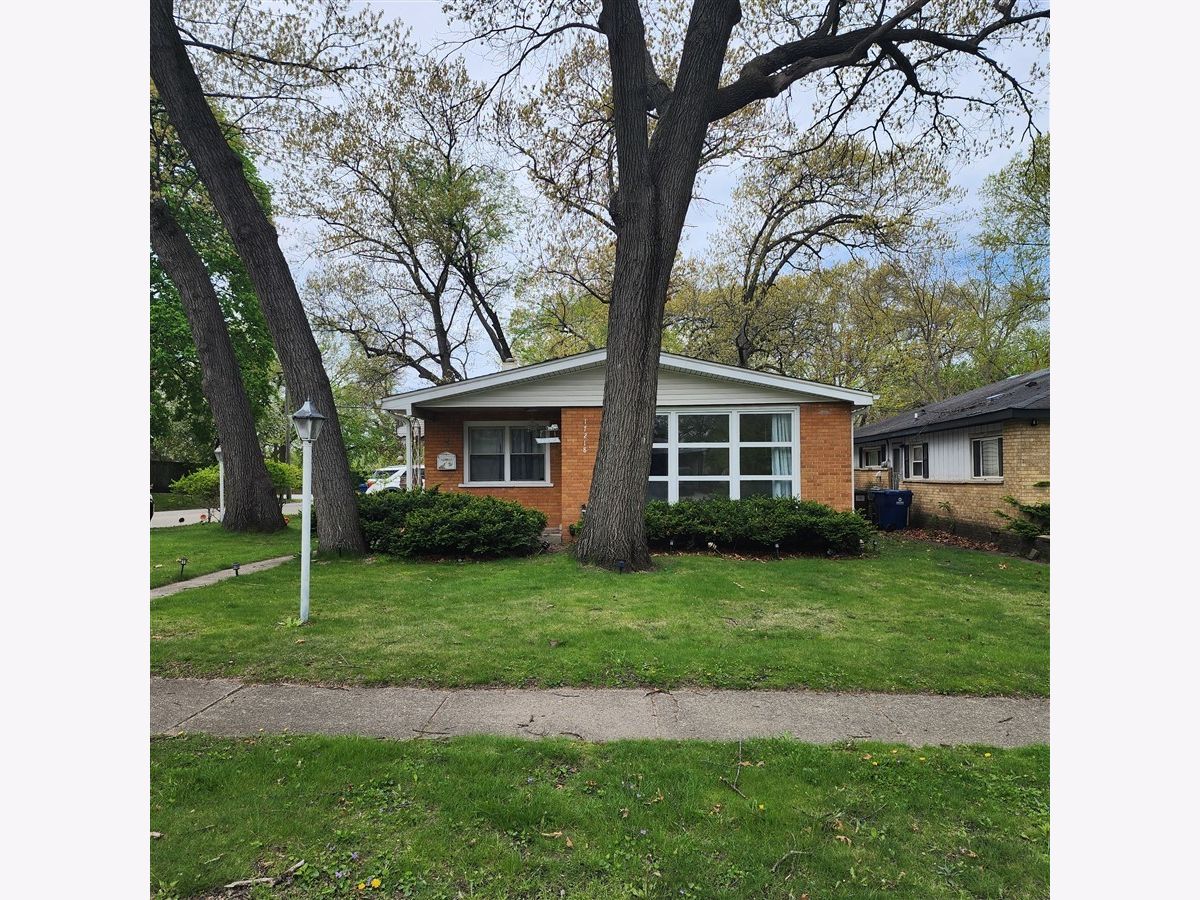  Sold East Hazel Crest Illinois, 17218 Forestway