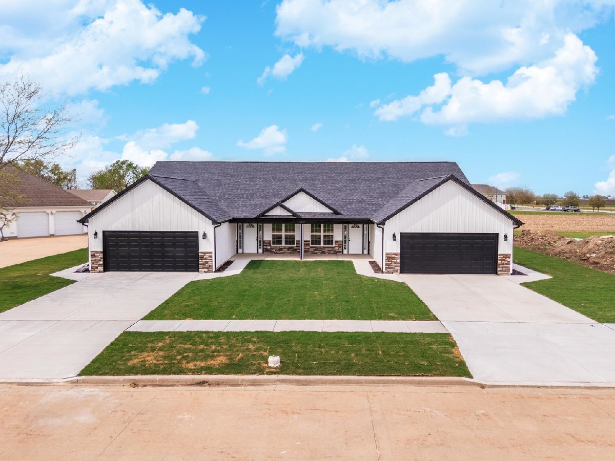  Rented Dwight Illinois, 516 Carriage