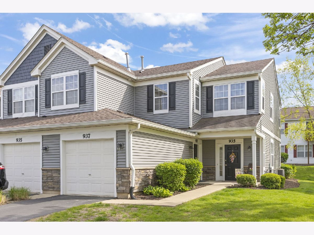 Townhomes & Condos & Homes Sold Enclave At Country Lakes Naperville Illinois, 937 Genesee