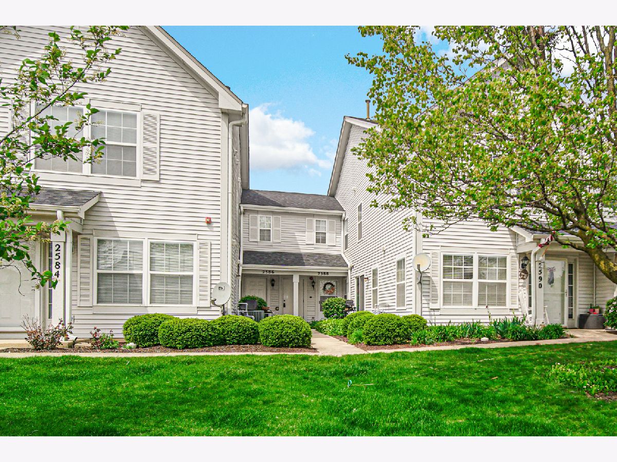 Homes & Townhomes & Condos Rented Lakewood Valley Aurora Illinois, 2588 Dickens