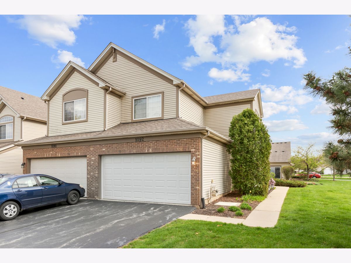 Townhomes & Condos & Homes Rented Woodlands At Oakhurst North Aurora Illinois, 1092 Park Hill