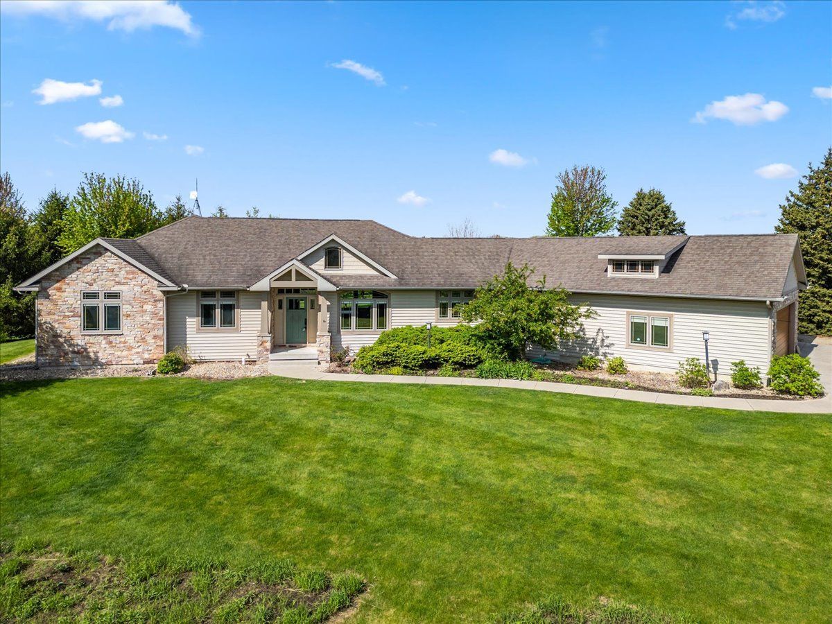  Sold Carlock Illinois, 2297 Deer Ridge