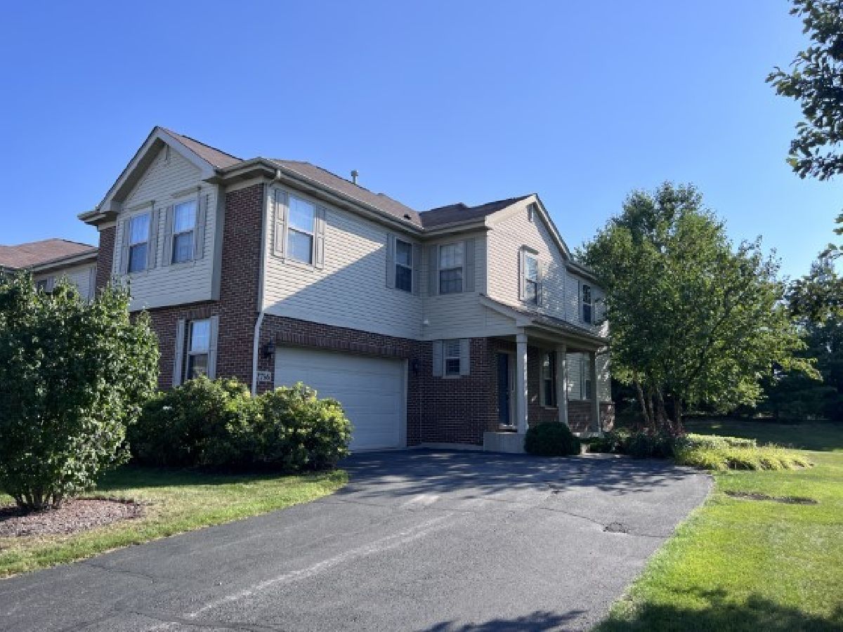 Townhomes Rented Mayfair Naperville Illinois, 2756 Blakely