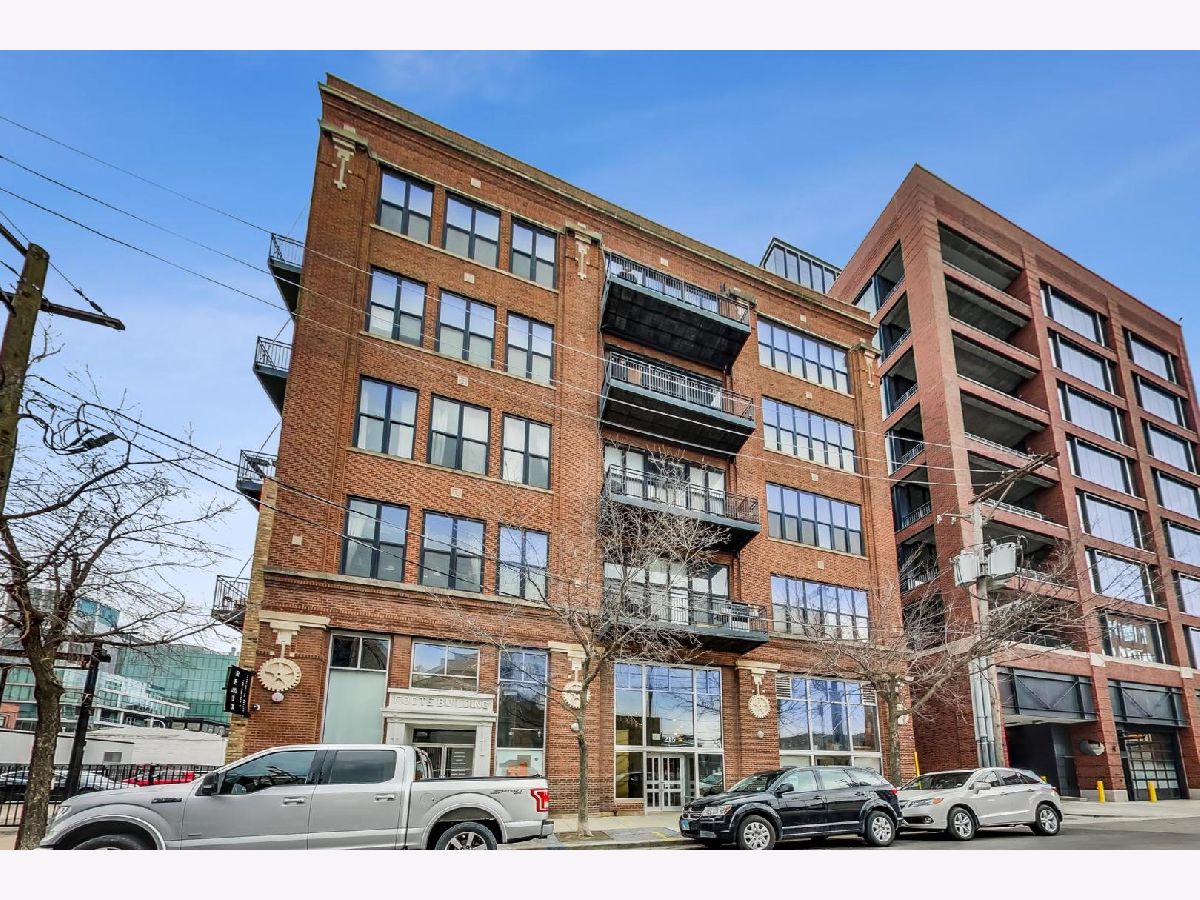 Condos & Townhomes Rented Blue Moon Lofts Chicago Illinois, 215 Aberdeen