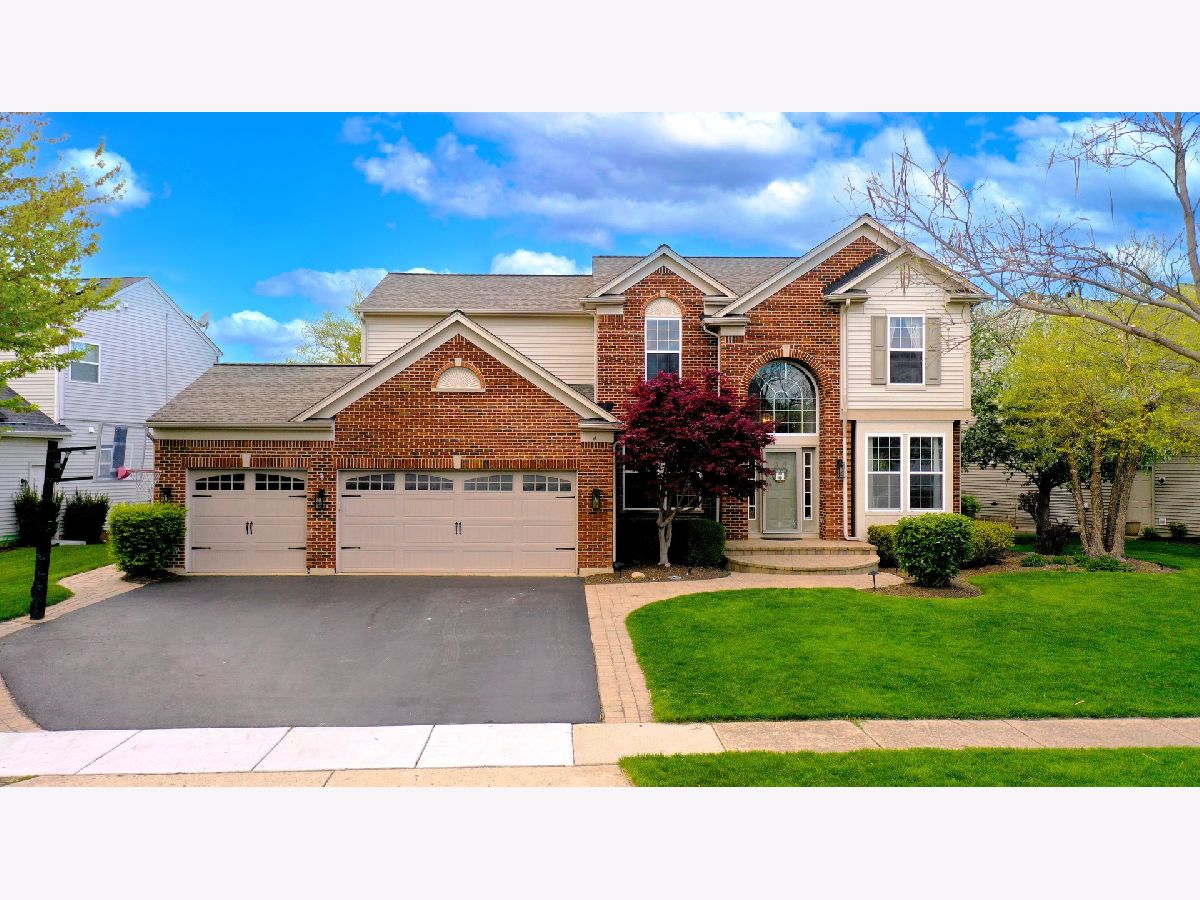 Homes & Condos & Townhomes Sold Manchester Lakes Estates Algonquin Illinois, 4 Benton