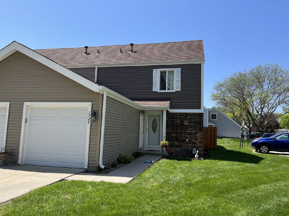 Townhomes Sold Liberty Square Hanover Park Illinois, 7728 Bolton