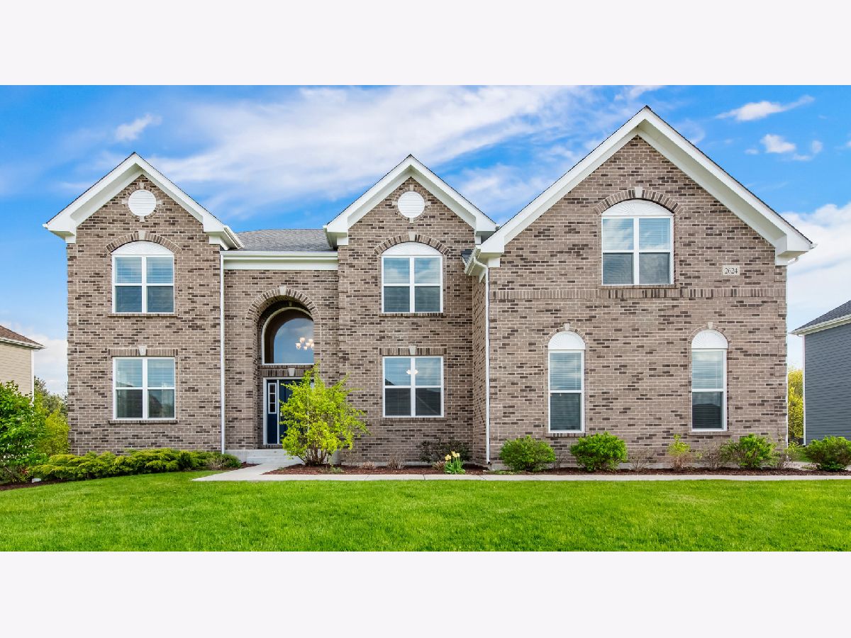 Homes Sold Tanglewood Hills Batavia Illinois, 2624 Barker