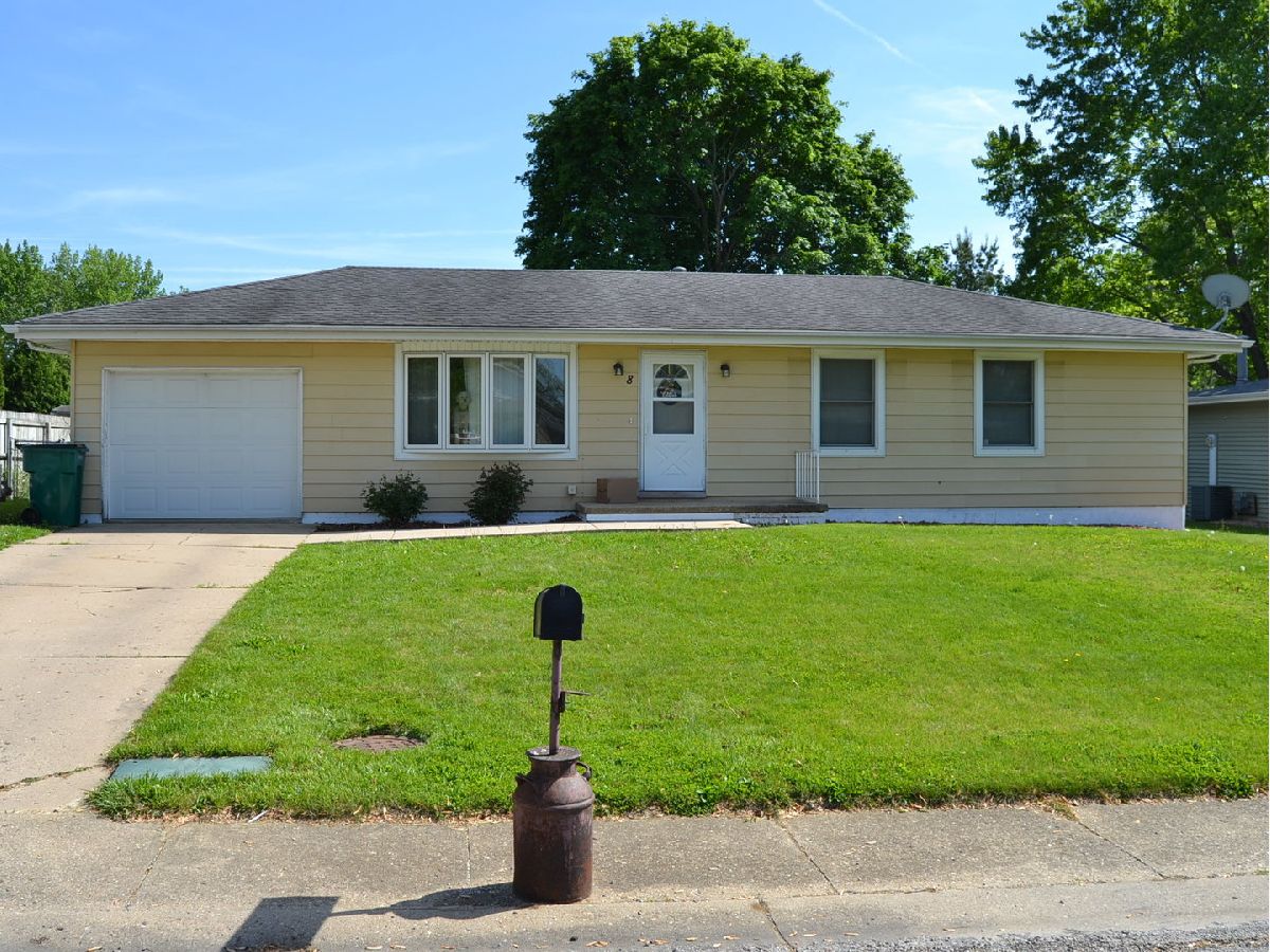 Homes Sold Flair Clinton Illinois, 8 Holly