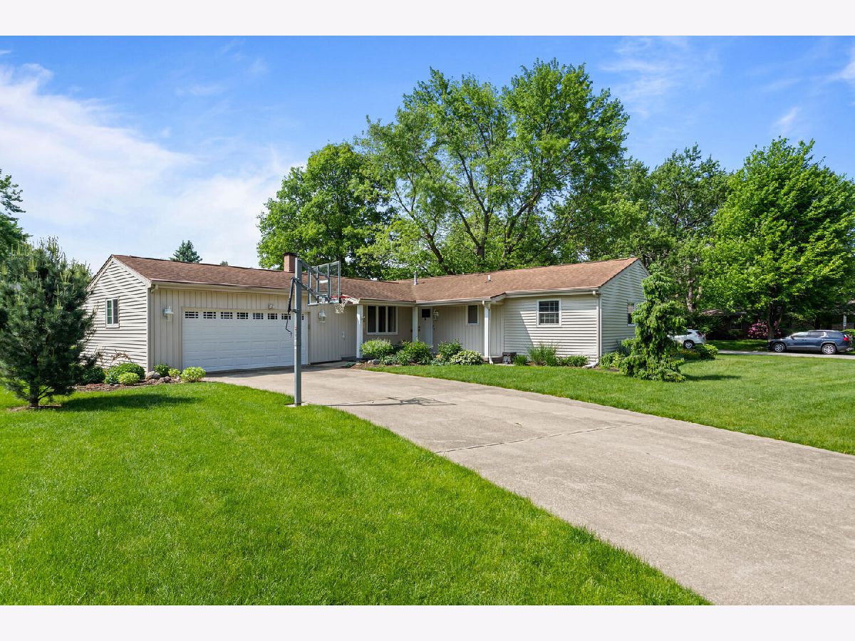 Homes & Condominiums Sold Lincolnshire Fields Champaign Illinois, 3011 Valley Brook