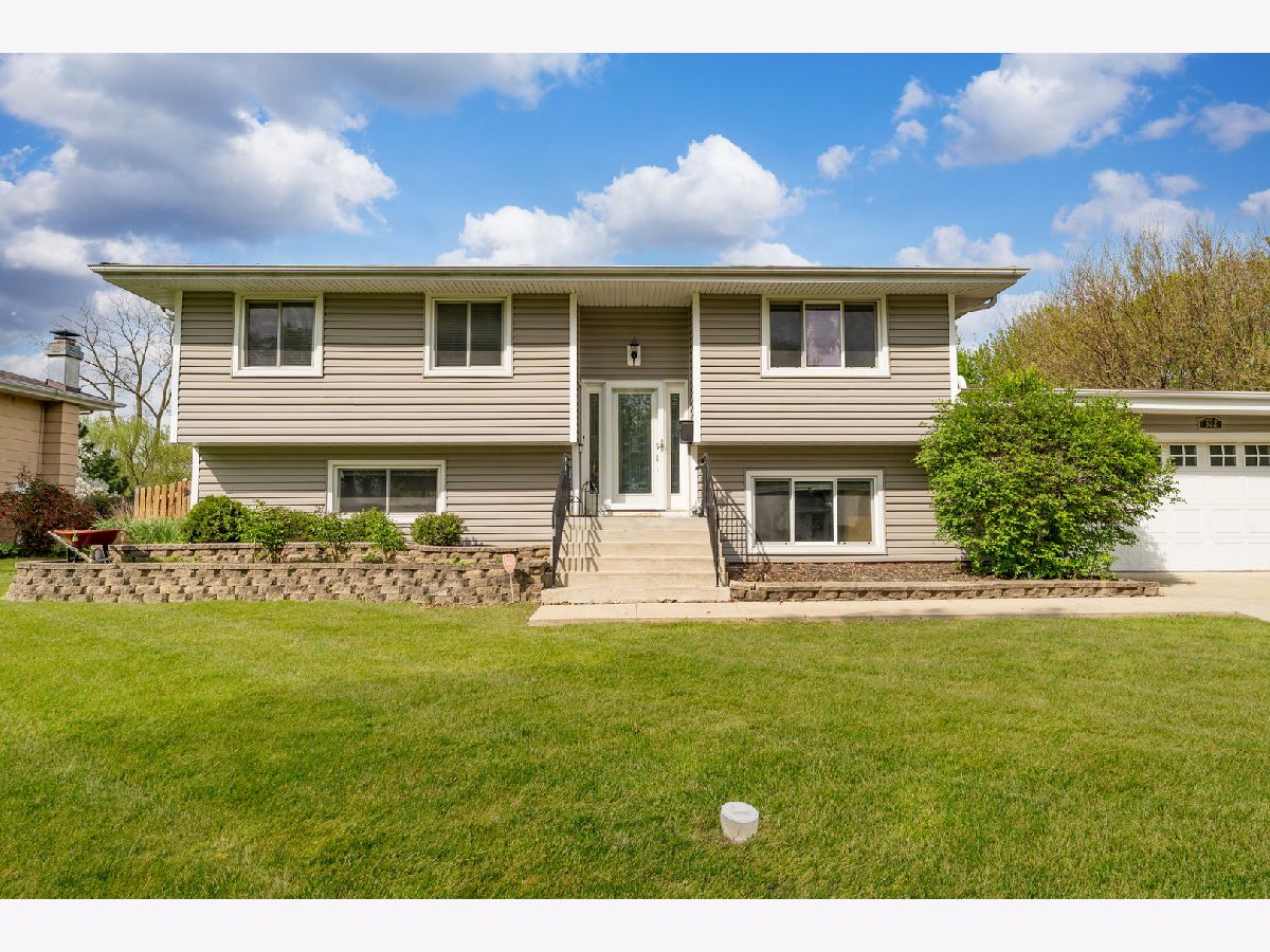 Homes & Condos & Townhomes Sold Weathersfield Schaumburg Illinois, 532 Cambridge